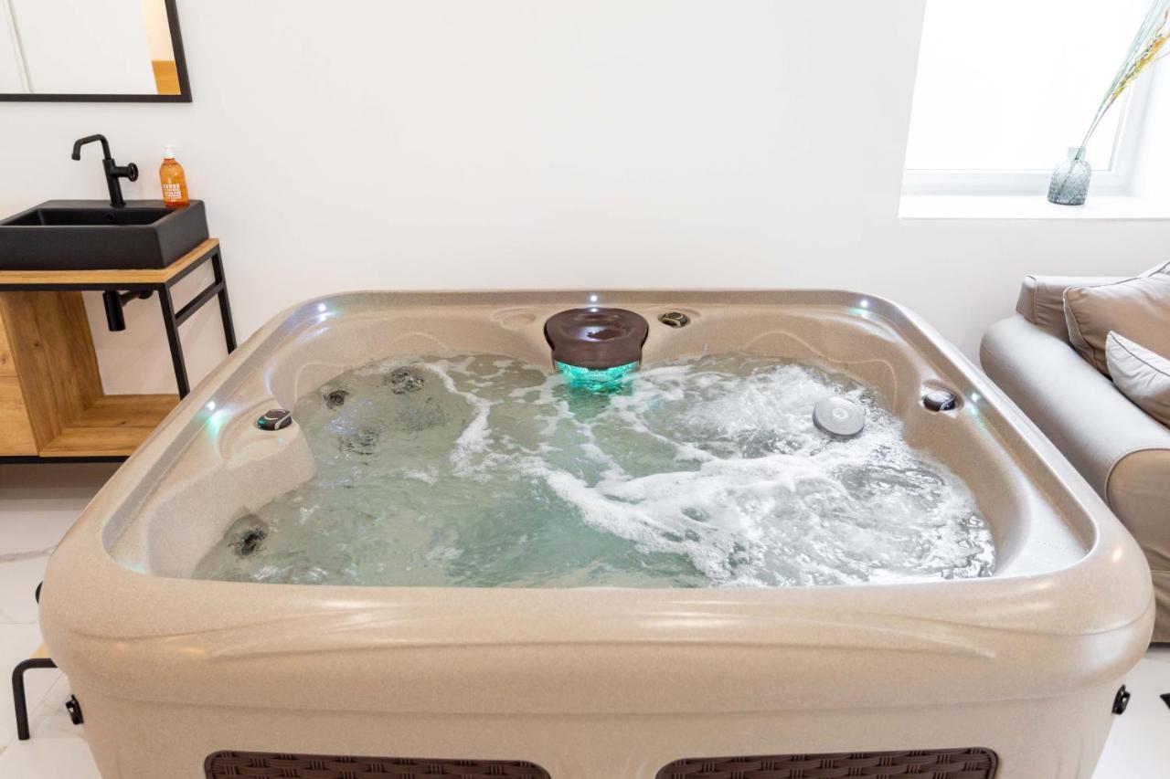 Love Room Jacuzzi Sauna Privatif Marsiglia Esterno foto